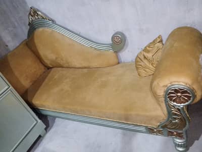 Queen size deewan