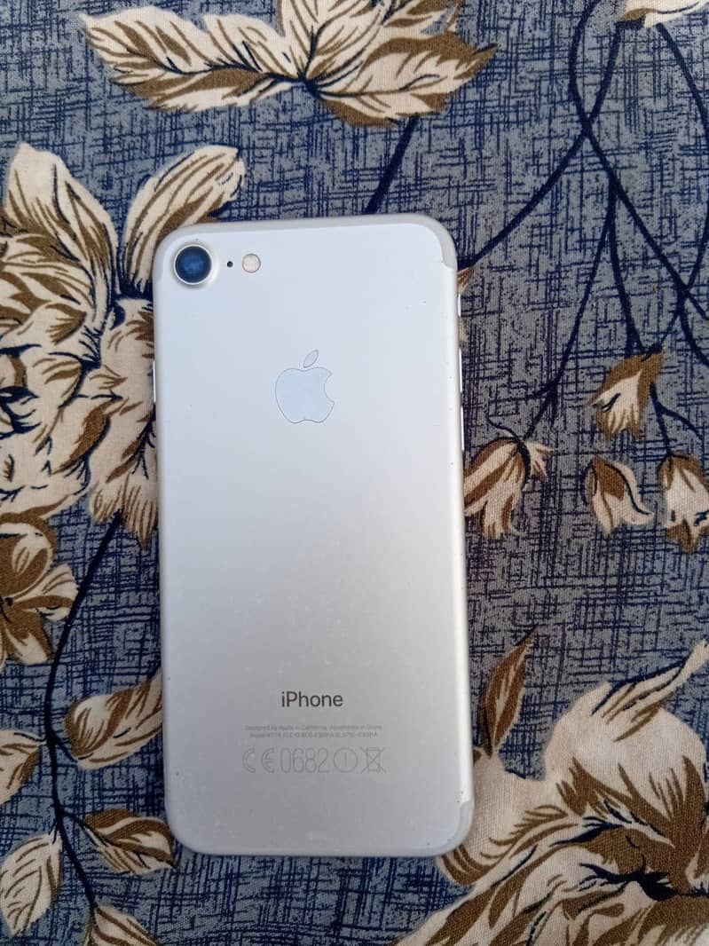 Apple iPhone 7 4