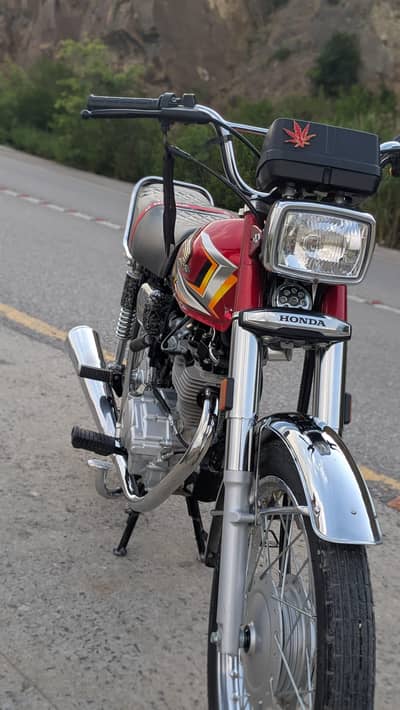 Lush Antique piece 25 model for Honda lovers