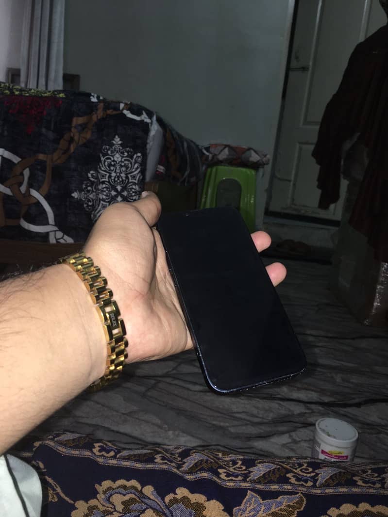 Apple iPhone 13 2