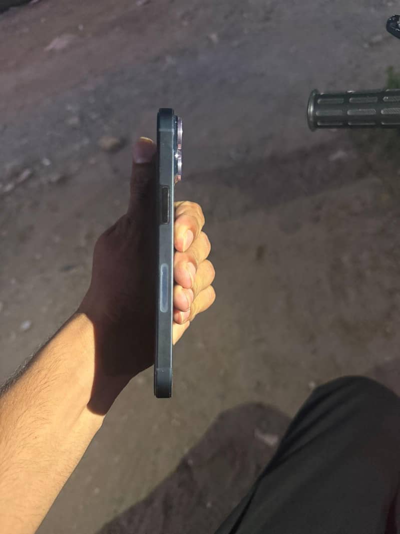 Apple iPhone 14 3