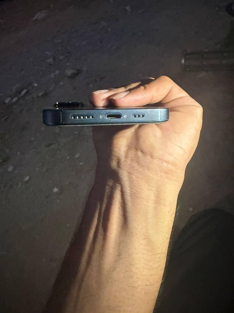 Apple iPhone 14 4