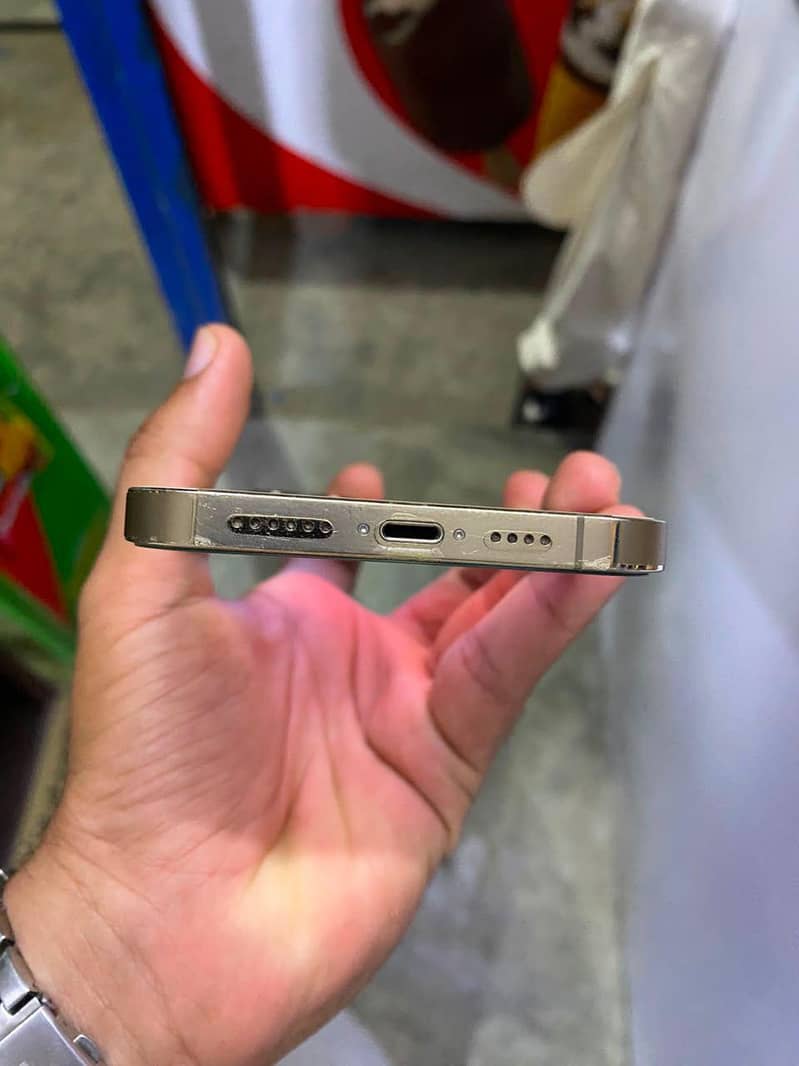 Apple iPhone 13 Pro Max 1