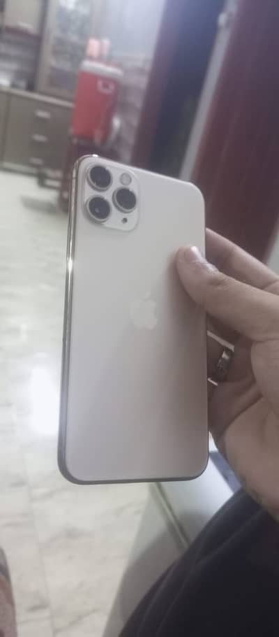 Apple iPhone 11 Pro argent cell 03702668399 is pe rabta kare WhatsAp p