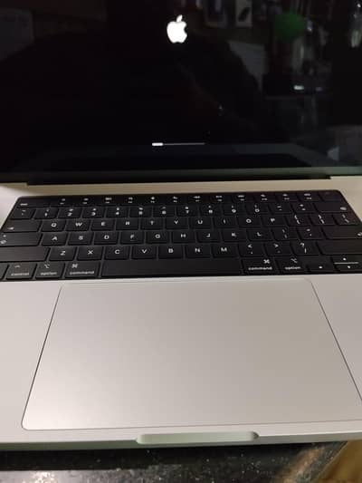 MacBooK Pro M5 Max Chip 16 inch Display