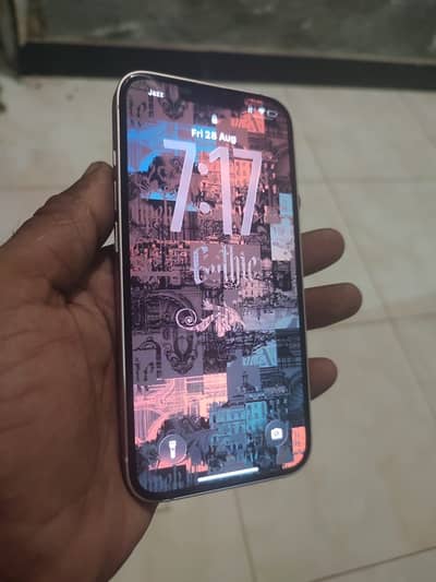 Apple iPhone 13
