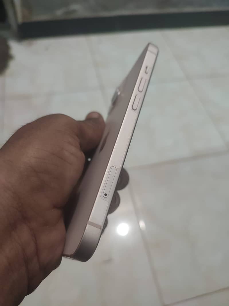 Apple iPhone 13 3
