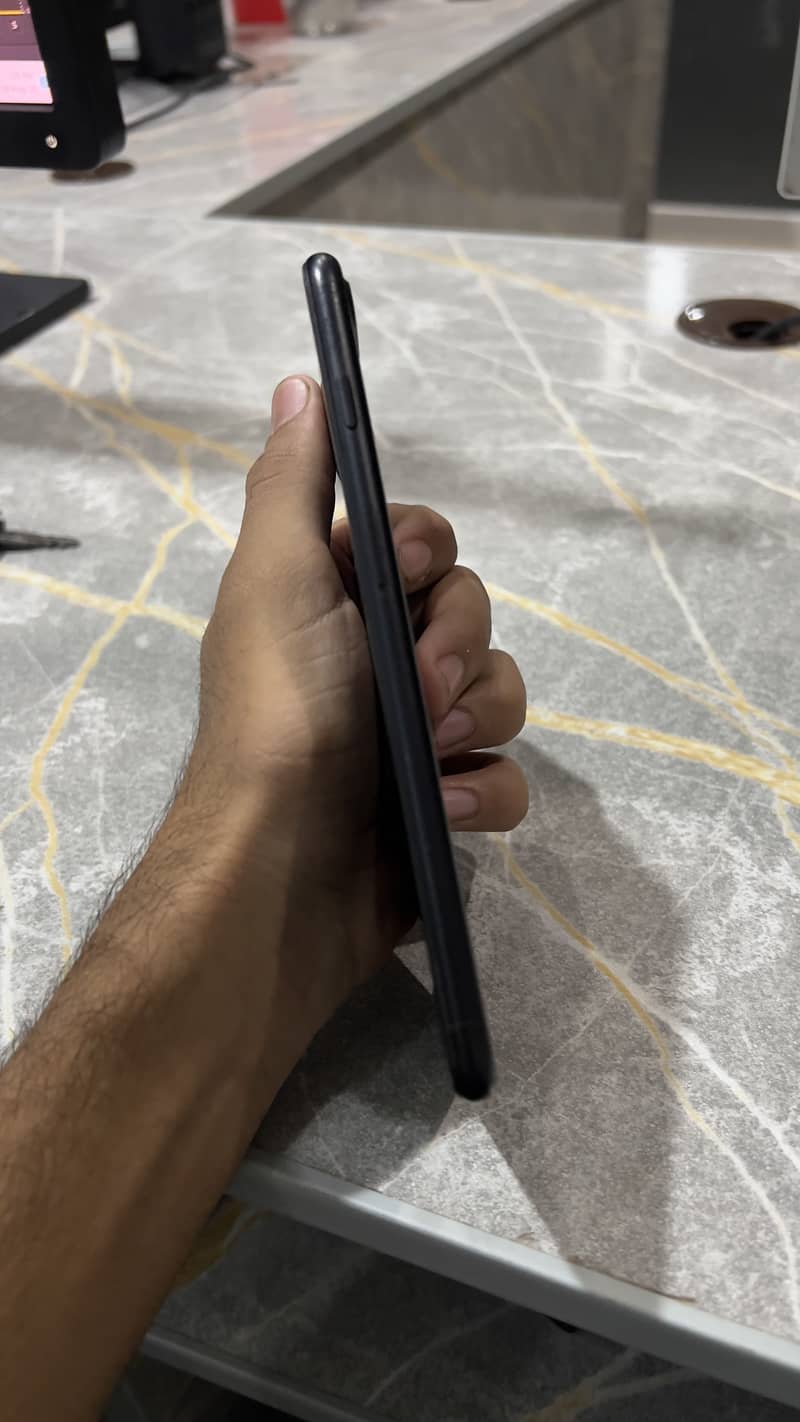 Apple iPhone 7 Plus 1