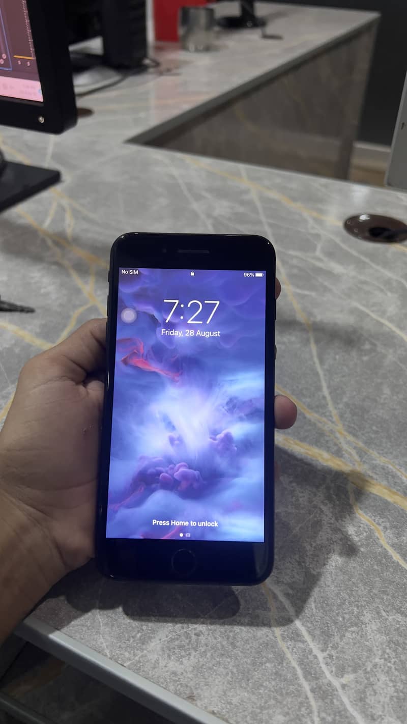 Apple iPhone 7 Plus 2