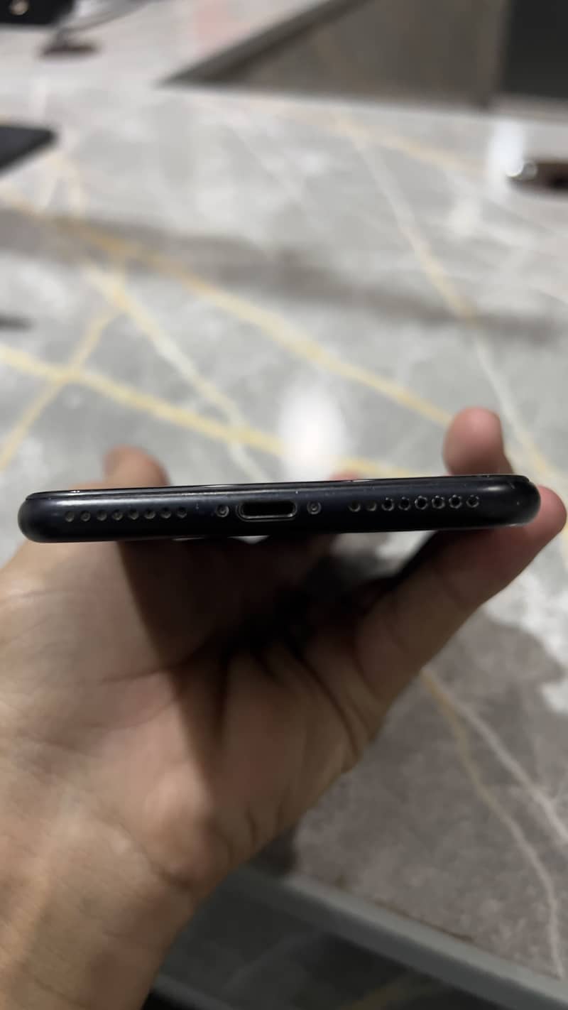 Apple iPhone 7 Plus 3
