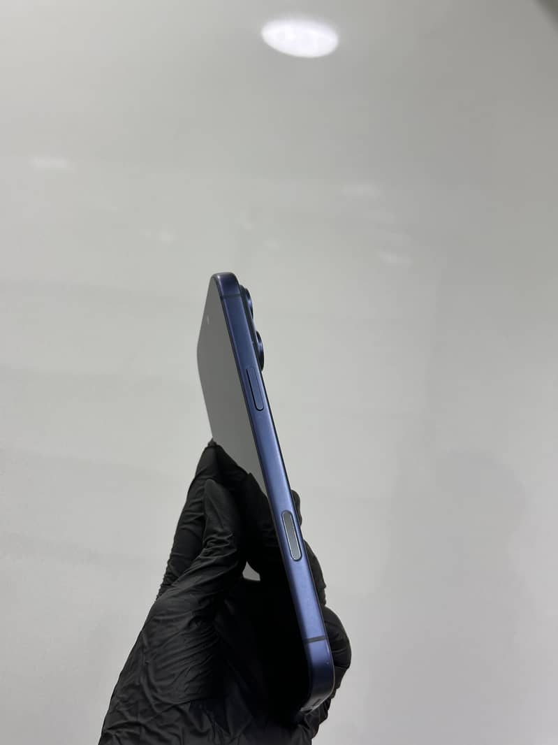 Apple iPhone 17 Pro Max 3