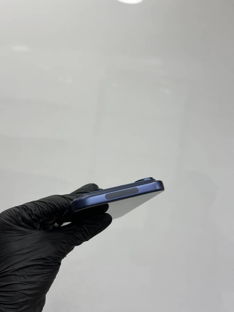 Apple iPhone 17 Pro Max 4