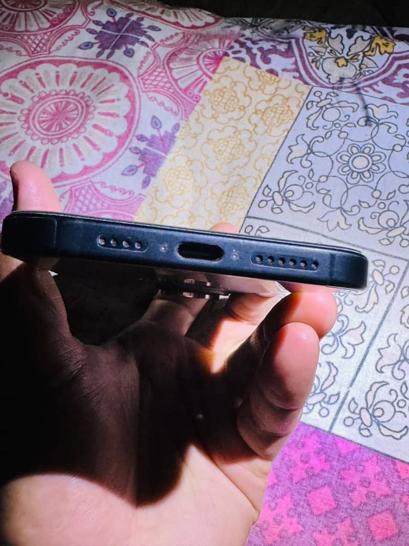 Apple iPhone 15 plus 2