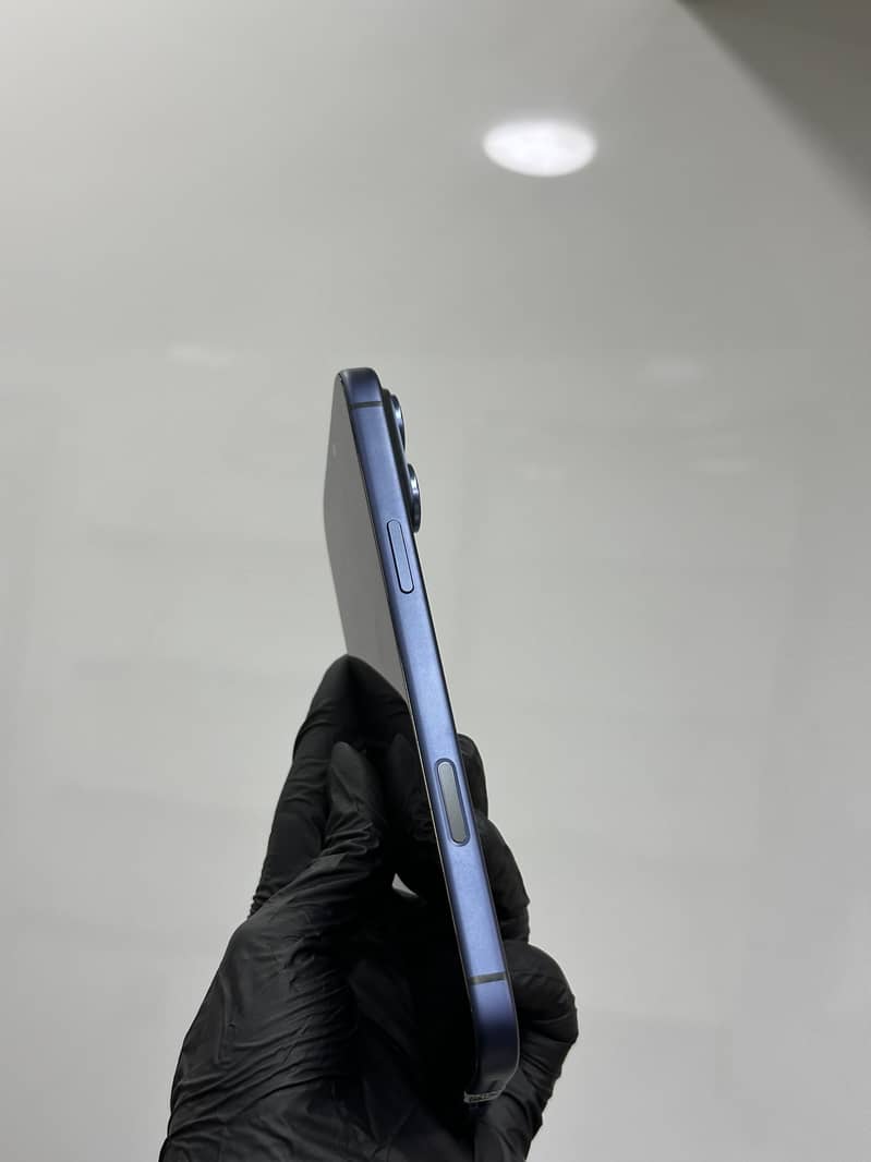 Apple iPhone 17 3