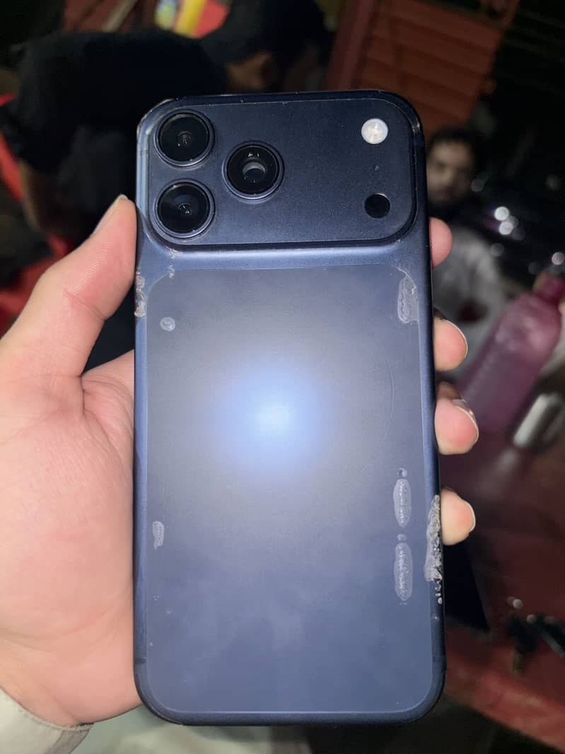 Apple iPhone 17 Pro Max 2