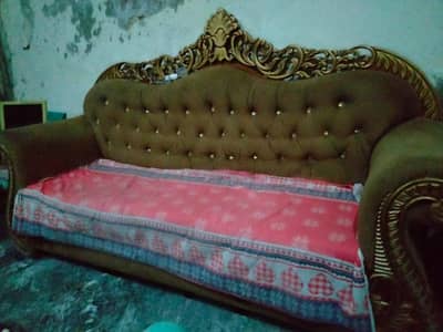Crown Sofa