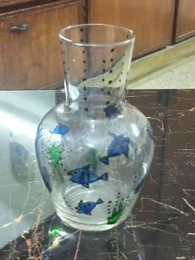 Glass vase