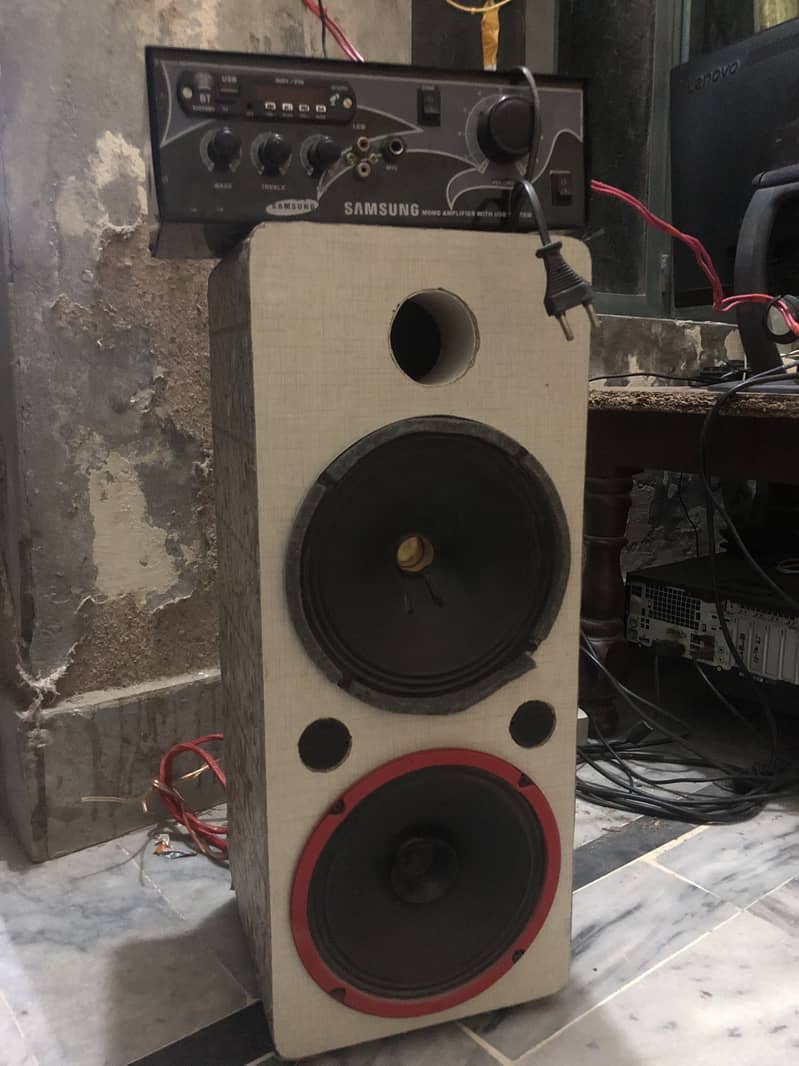 Amplifier with speaker 0