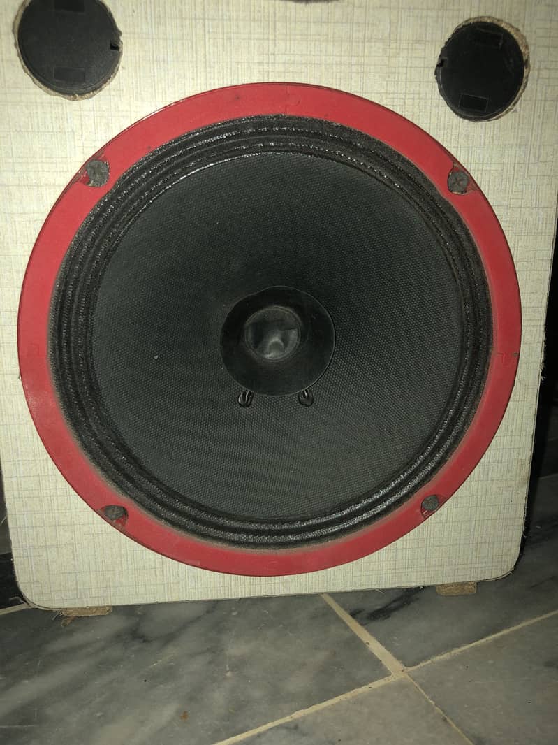 Amplifier with speaker 1