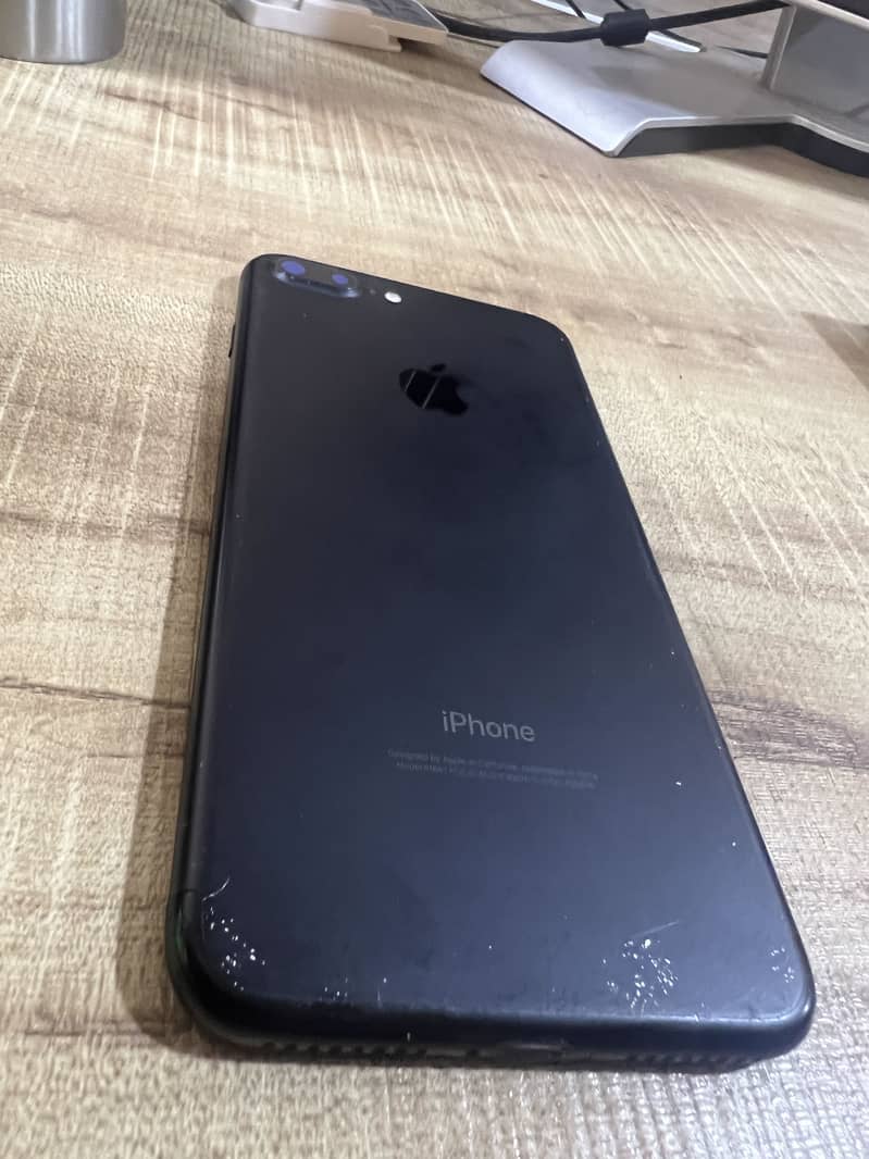 Apple iPhone 7 Plus approved 1