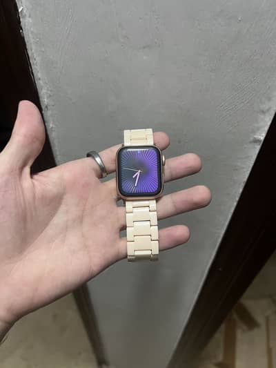 Apple series 6 ( 40 MM )