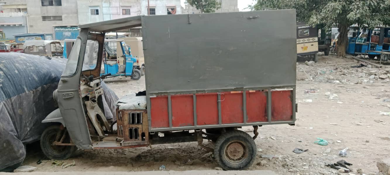 loader Raksha 8