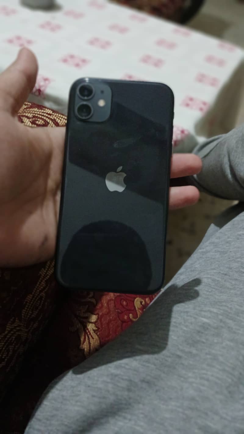 Apple iPhone 11 4