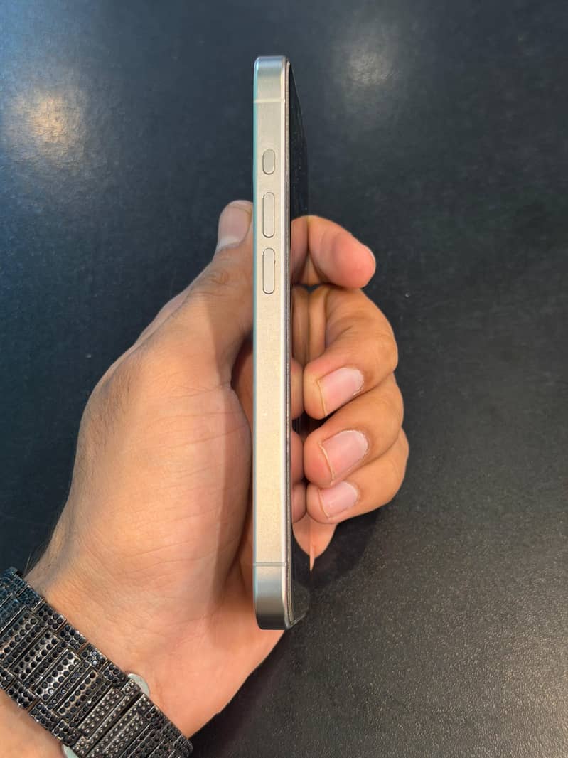 Apple iPhone 15 Pro 1