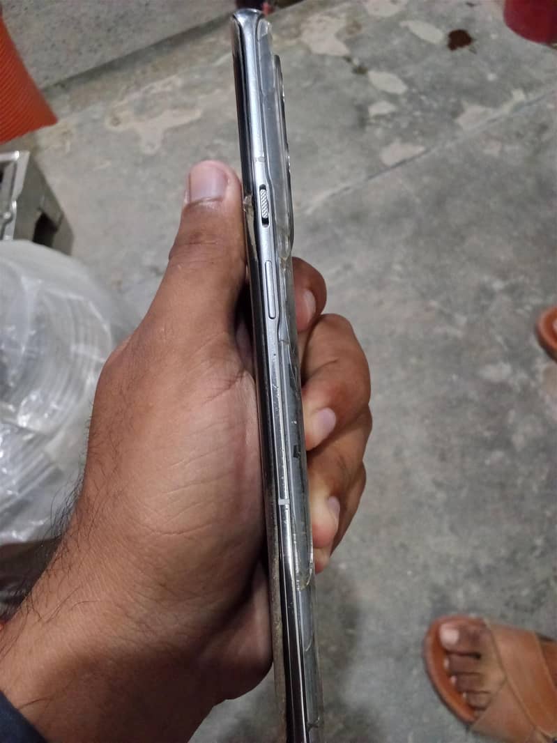 One Plus 9 Pro 6
