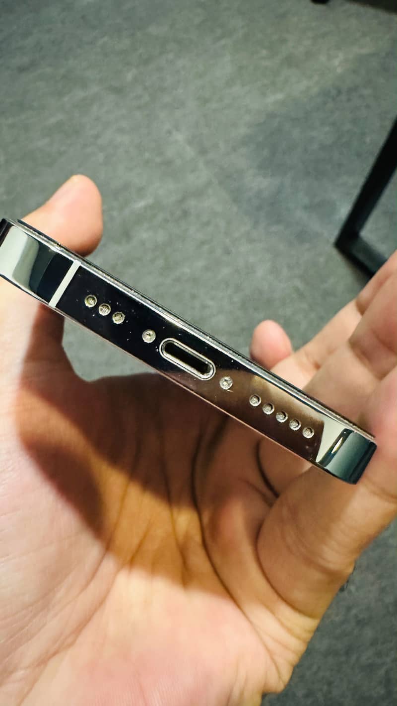 Apple iPhone 14 Pro 1