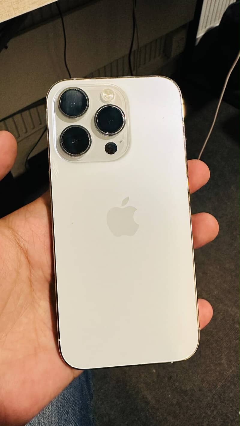 Apple iPhone 14 Pro 3