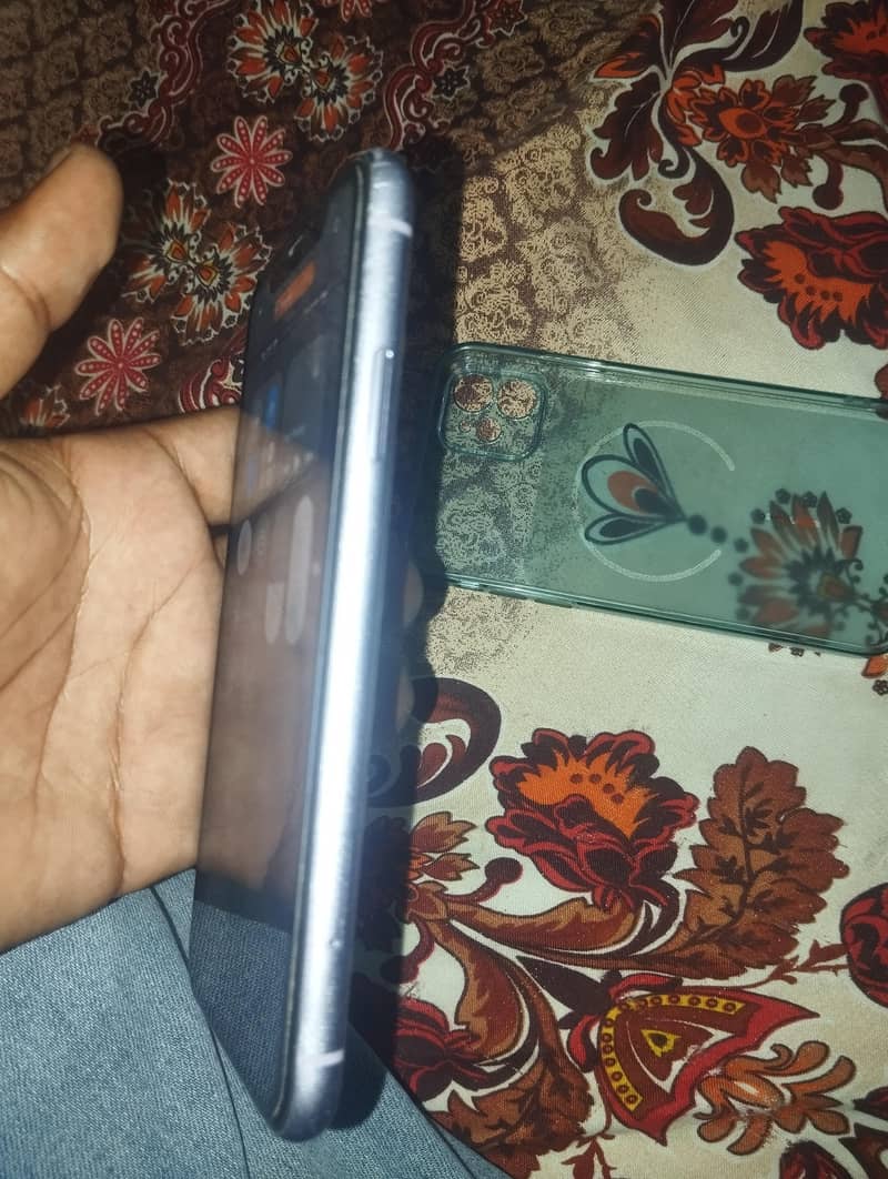 Apple iPhone 11 2
