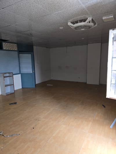 Caesar Tower office for rent 990sqft in shahar e Faisal.