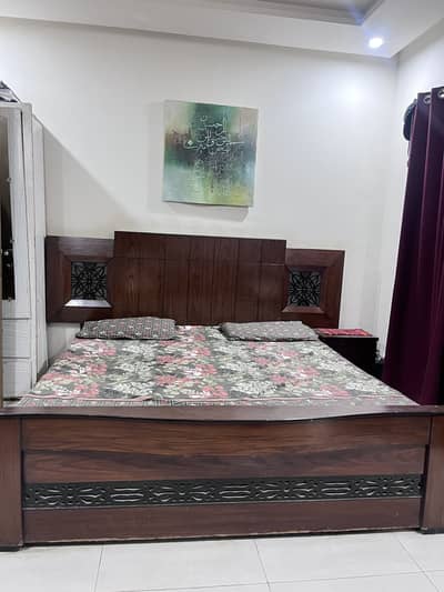 Premium Talli Wood BedSet