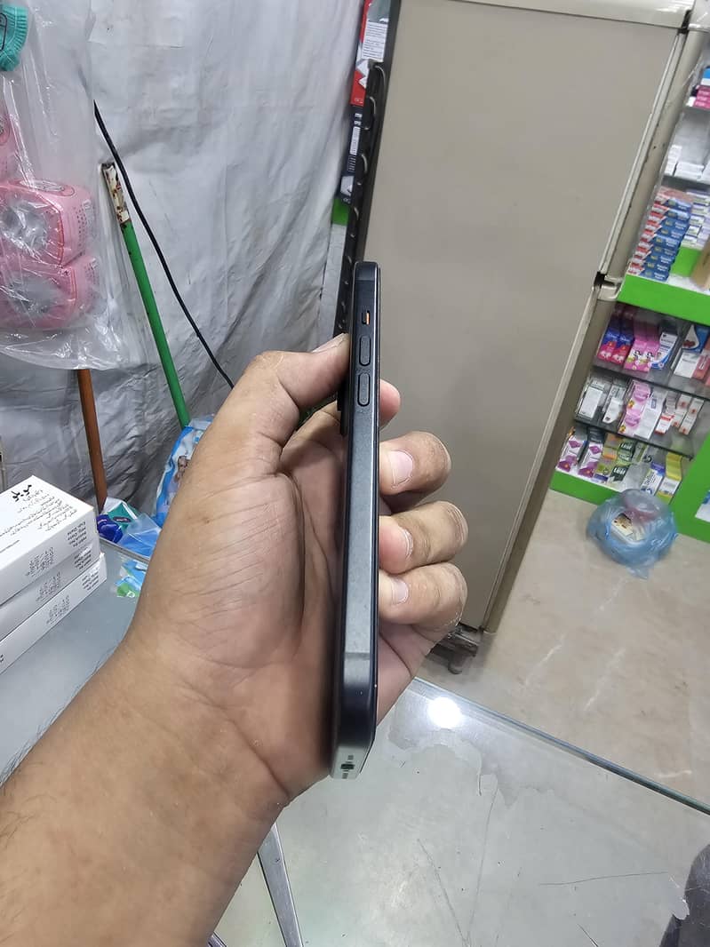 Apple iPhone 15 3