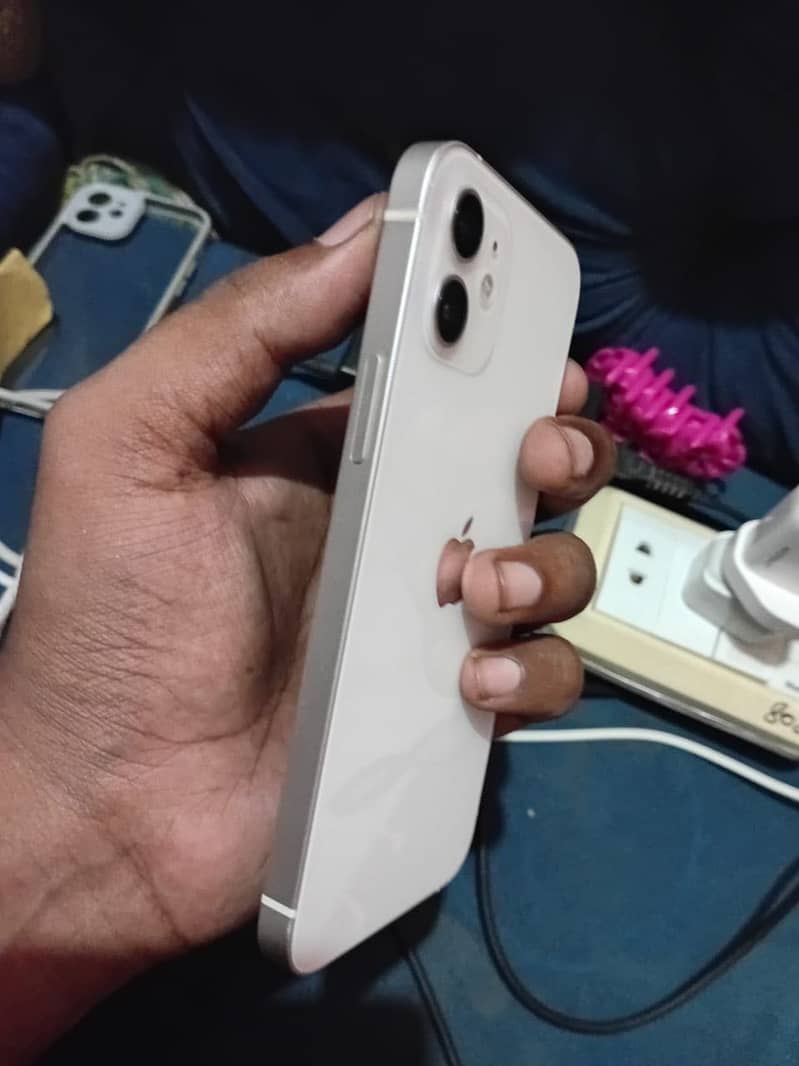 Apple iPhone 12(JV) 1