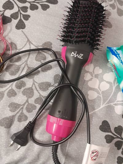 blow dryer and styler
