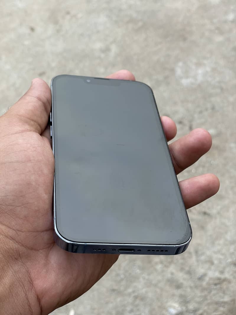 Apple iPhone 13 Pro 1