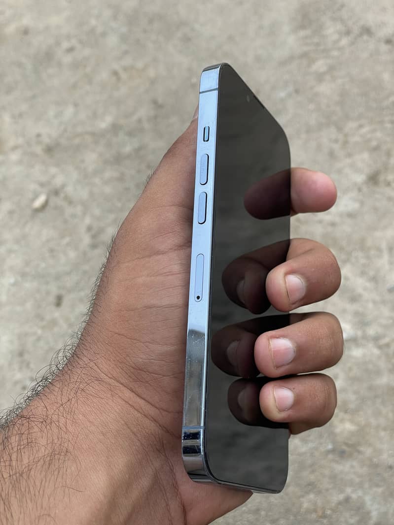 Apple iPhone 13 Pro 3