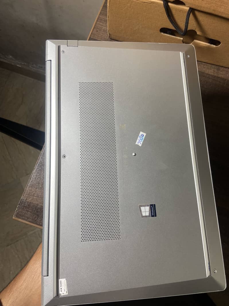 Laptop 0
