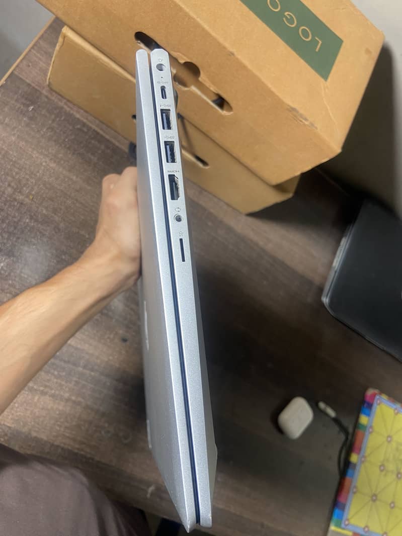 Laptop 8