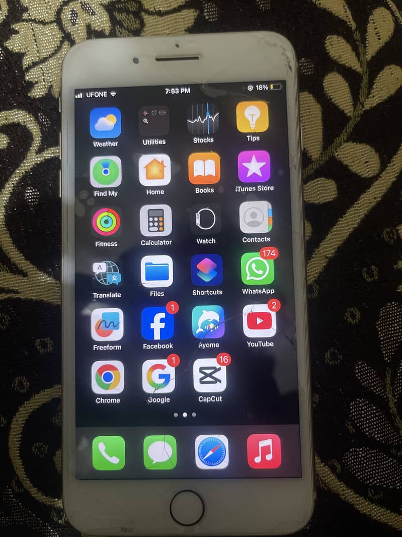 Apple iPhone 8 Plus 0