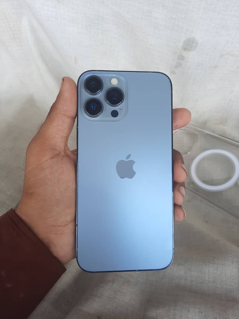 Apple iPhone 13 Pro Max 0