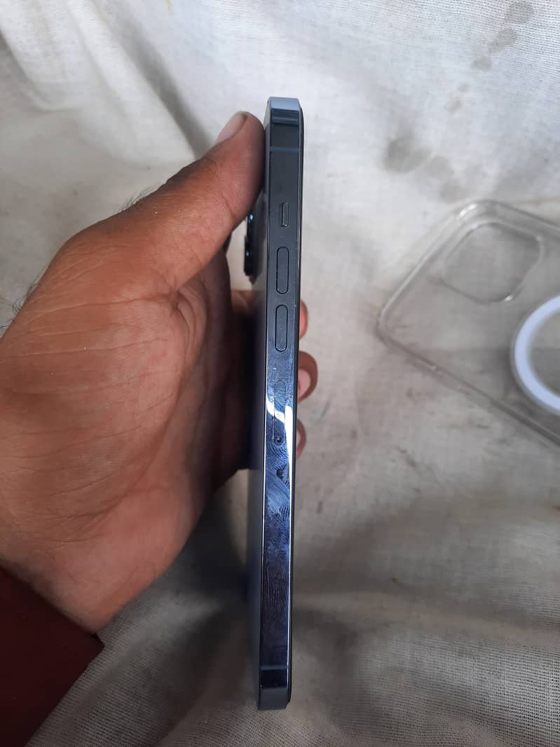 Apple iPhone 13 Pro Max 3