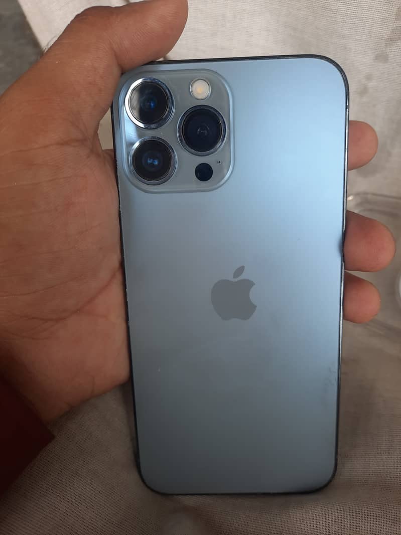 Apple iPhone 13 Pro Max 4