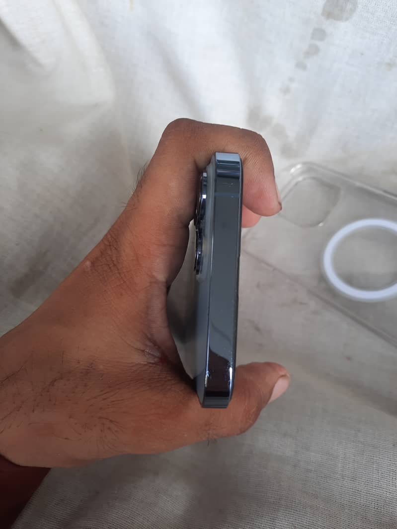 Apple iPhone 13 Pro Max 6