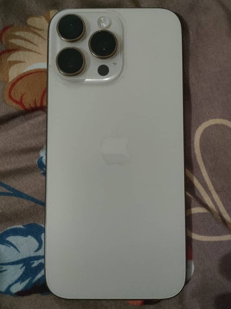 Apple iPhone 16 Pro Max 0