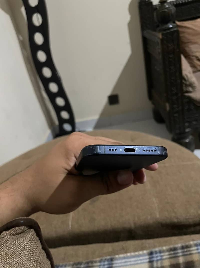 Apple iPhone 15 Pro 4