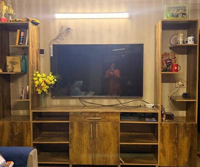 Elegant Wooden TV Console / Entertainment Unit – Premium Look