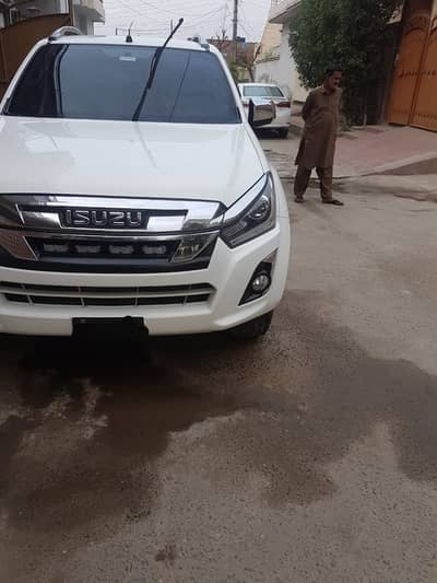 Isuzu D-Max V-Cross 2020 [ URGENT SALE ]